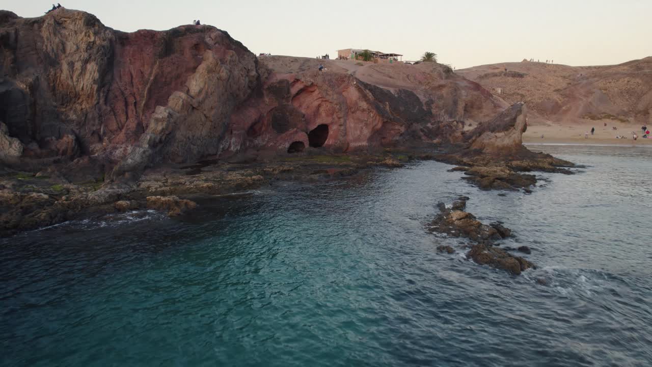 paisaje de la playa de papagayo, lanzarote, islas canarias, españa