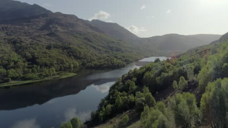 Loch-Leven-Loch-Cerca-De-Glencoe-En-Las-Tierras-Altas-De-Escocia