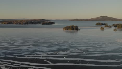 vista sobre el lago moosehead en invierno