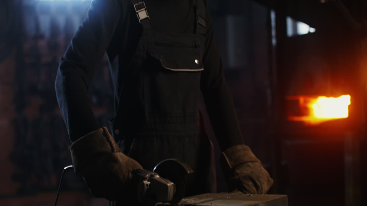 직장에서의 금속공