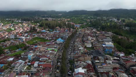 Ciudad-De-Berastagi,-Principal-Distrito-Turístico-Del-Centro-De-La-Ciudad