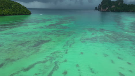 Tormenta-Peligrosa-Que-Se-Acerca-A-Las-Islas-De-Phi-Phi,-Vista-Aérea-De-Drones