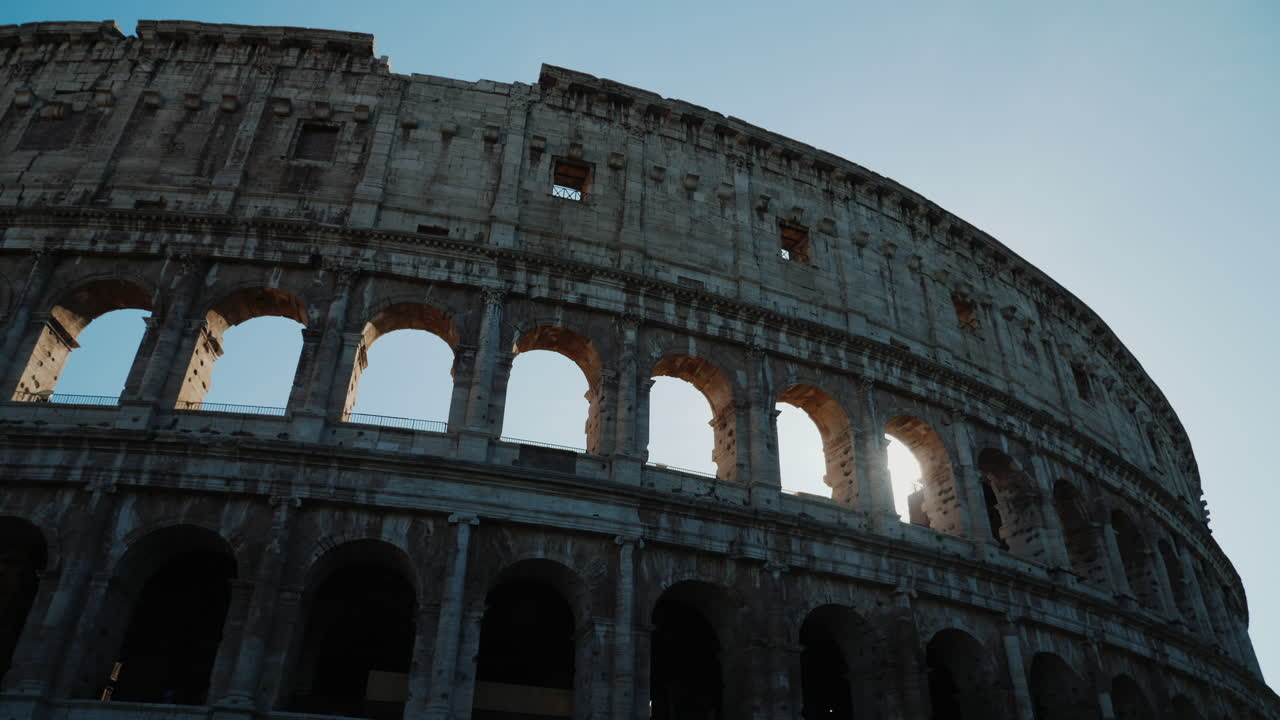 Roma Kolezyum Kemerlerinden Süzülen Güneş