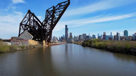 Low-Drone-Over-River-With-Chicago-Downtown-City-Skyline