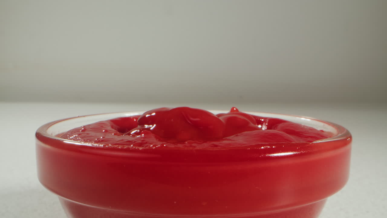 치프에 김을 손으로 담그는 것