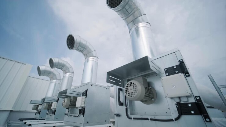 The air conditioning and ventilation system of a large industrial facility is located on the roof. It includes an air conditioner, smoke exhaust, and ventilation.