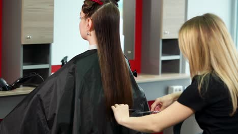 corte de pelo en un salón