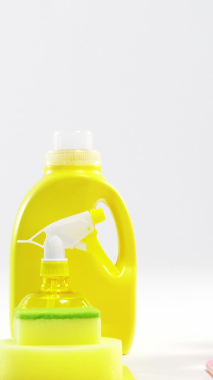 청소 스폰지, 천 및 스프레이 병