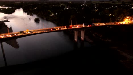 un hiperlapso en el sentido de las agujas del reloj sobre el puente mexicano en el álamo, veracruz, méxico