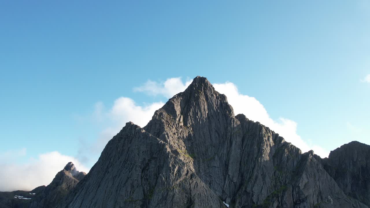 Hyperlapse alle Lofoten ripreso da un drone.