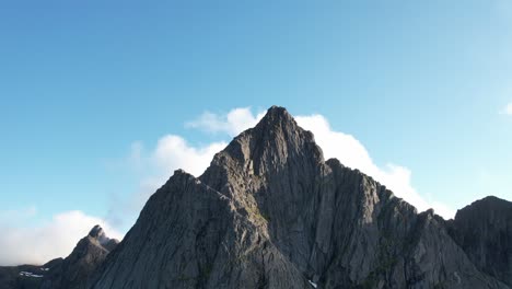 Hyperlapse-Auf-Den-Lofoten,-Aufgenommen-Von-Einer-Drohne