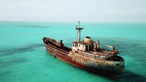 la famille express shipwreck in the middle of the ocean off the coast of providenciales in the turks and caicos archipelago