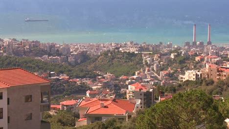 Buques-De-Placer-Y-De-Carga-Frente-A-La-Costa-De-Beirut,-Líbano-3