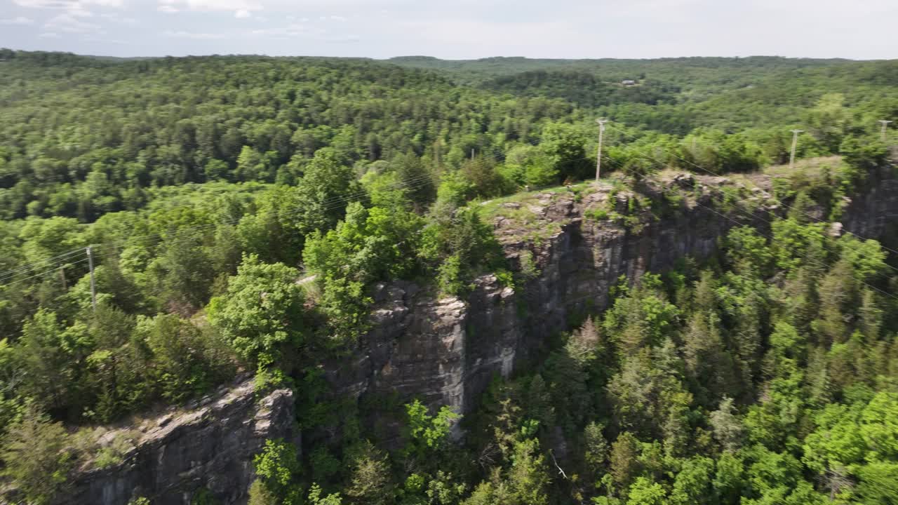 paisaje de verano en el río blanco en arkansas