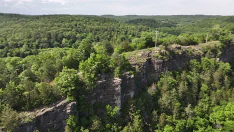 Summer-Scenery-at-the-White-river-in-Arkansas