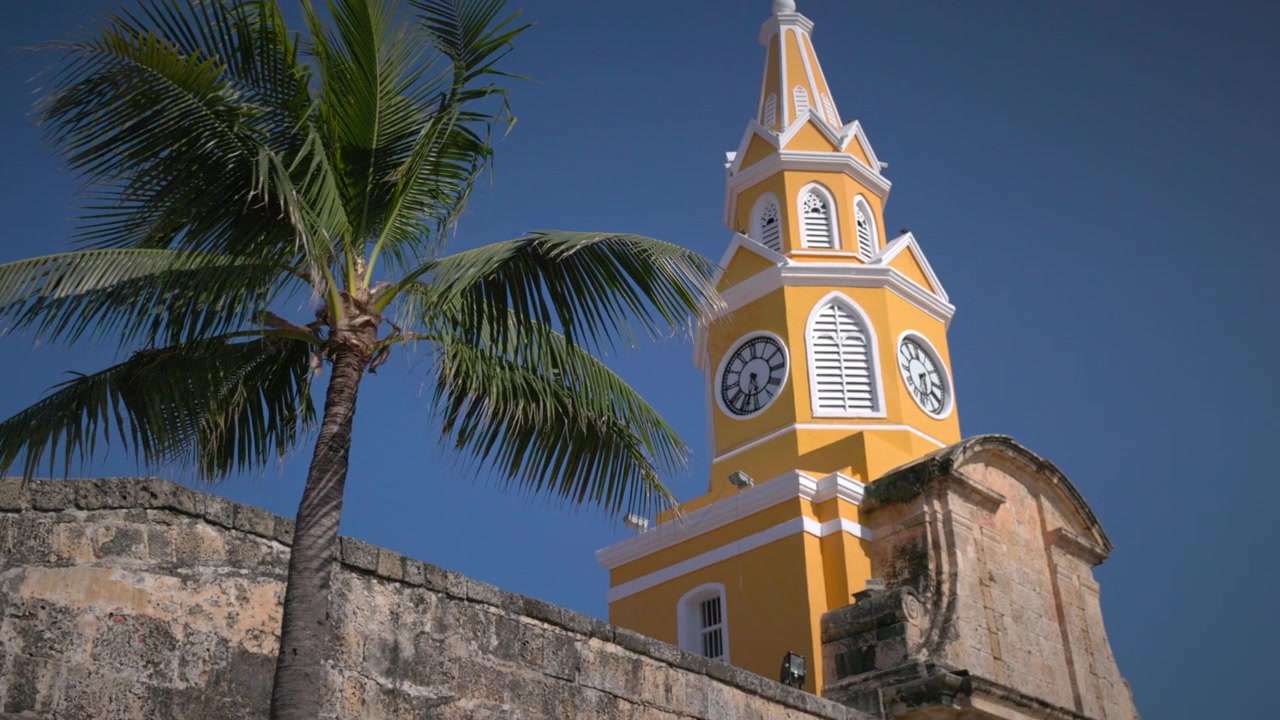 Torre dell'orologio nel centro della Città Murata di Cartagena