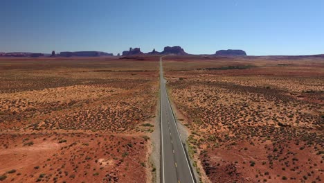 Scenic-View-Of-Monument-Valley-From-US-Route-163-In-Utah