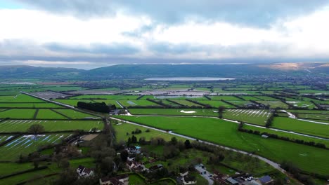 un amplio tiro de cheddar reservoir y los niveles de somerset