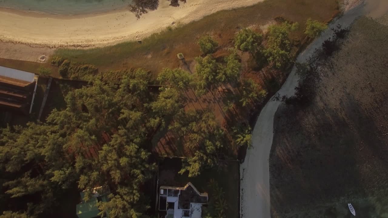 Luftfoto af Mauritius' kystlinje.