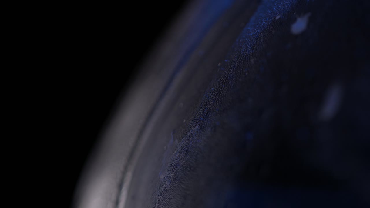 крупный вид текстурированной, темно-голубой поверхности