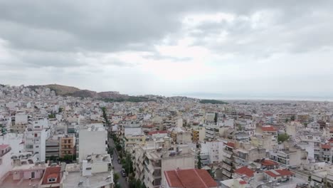 Athen-Luftaufnahme-Der-Stadt-An-Einem-Bewölkten-Tag,-Draufsicht-Quadratische-Stadtplanung