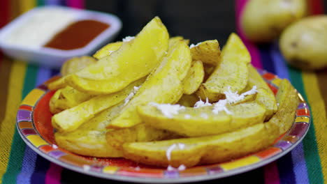 papas latinas con chile aparte
