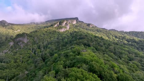 aerial-push-in-to-grandfather-mountain-nc,-north-carolina