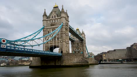 Tower-Bridge-Zeitraffer-Bei-Flut