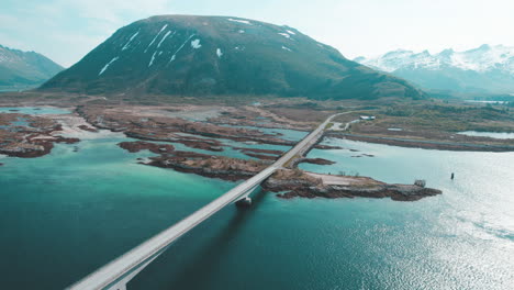 Crossing-Gimsoystraumen:-Cinematic-Nature-and-Architecture