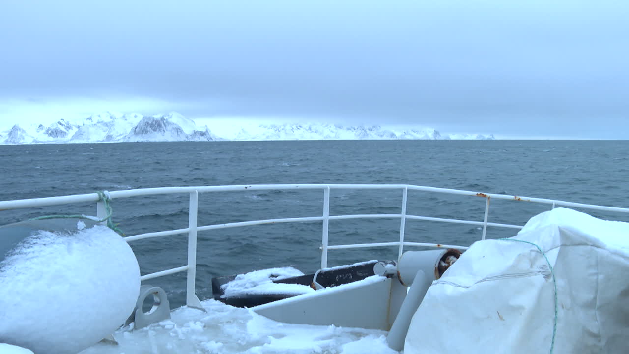 Winter voyage in the Arctic
