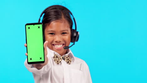 Call-center,-portrait-of-a-girl-with-smartphone