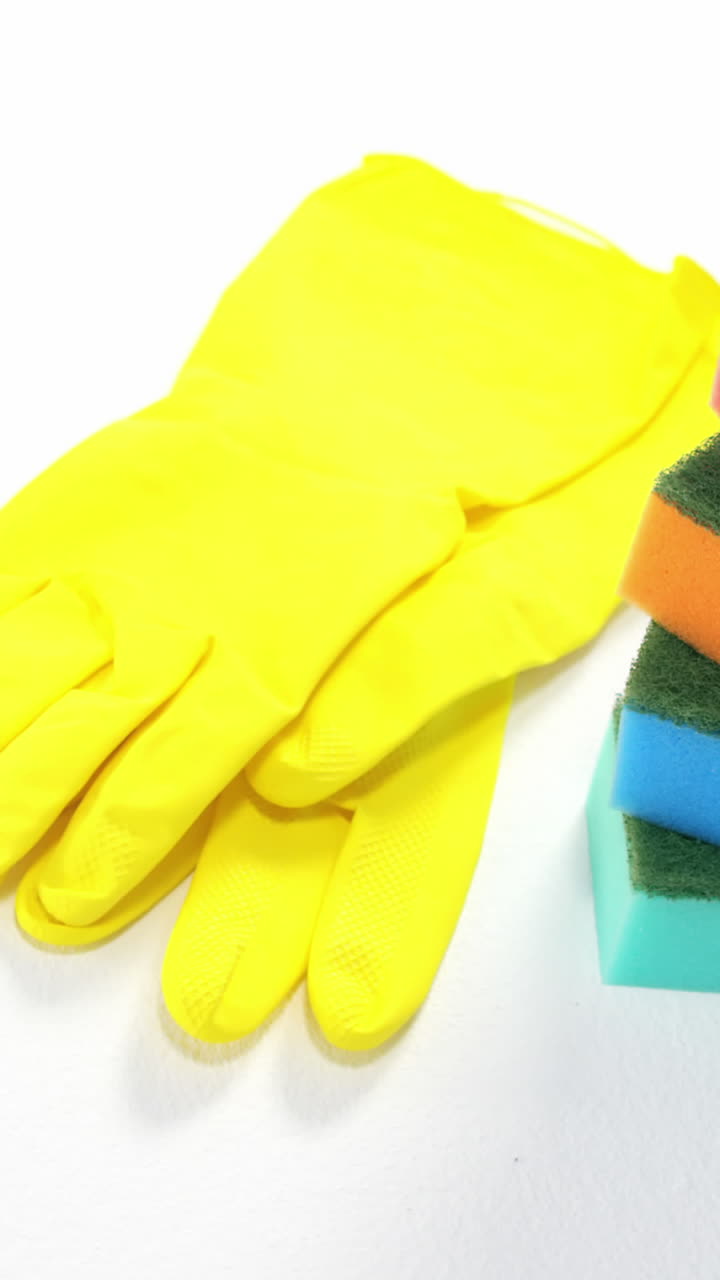 Cleaning sponge and gloves