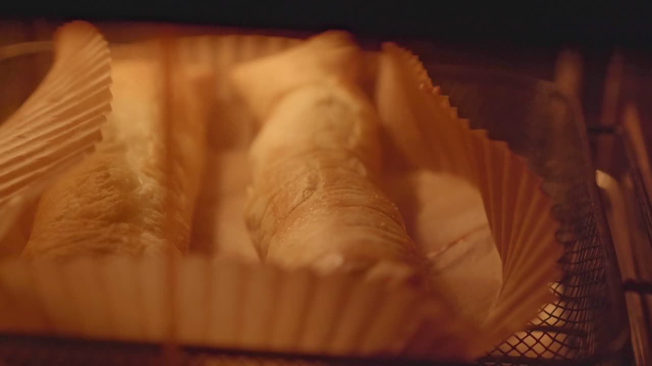 에어 프라이어 에 비스틱 종이 를 넣고 치즈 그릴러 를 는 것