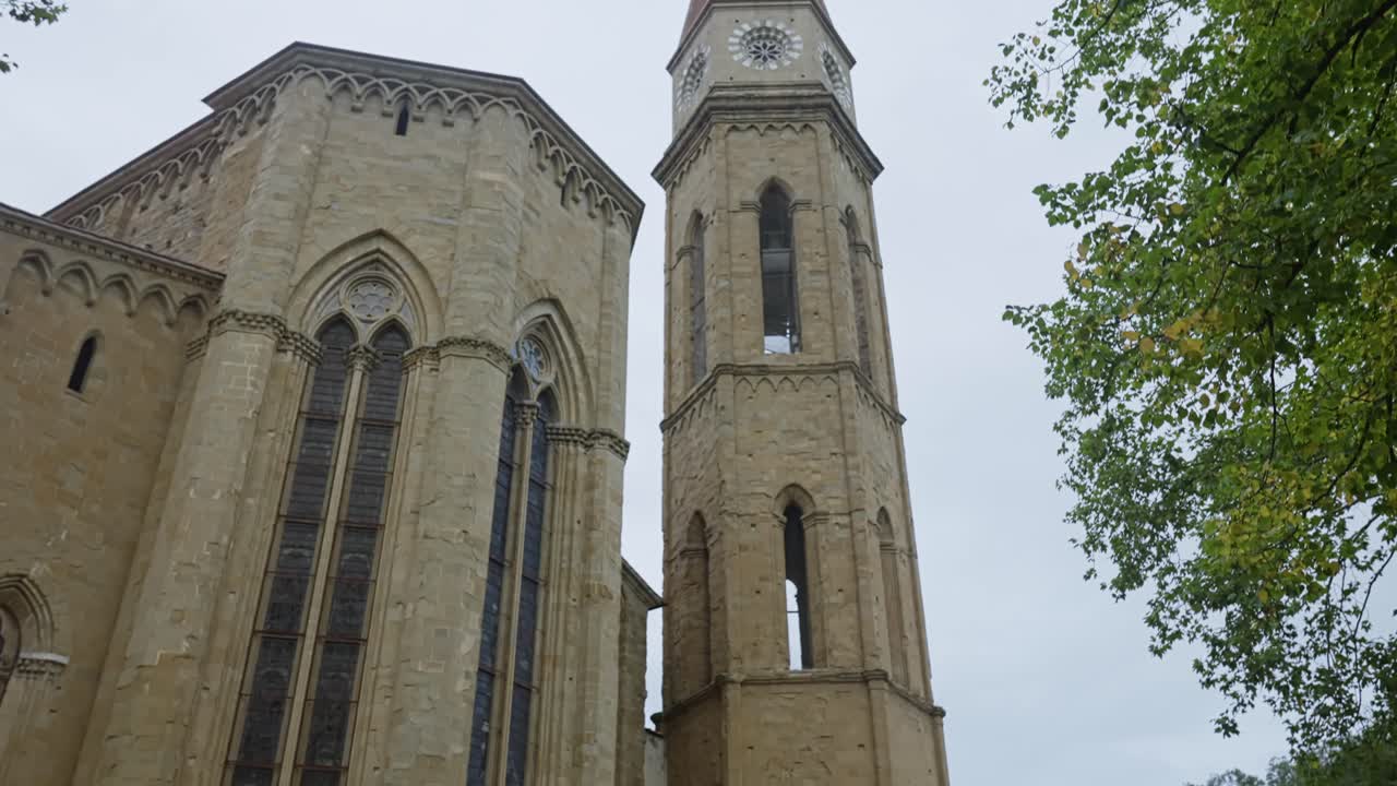 이탈리아 토스카나 주 아레초 에 있는 산 프란체스코 중세 교회