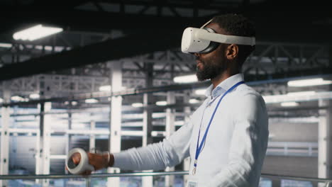 data center programmers on industrial platform using virtual reality tech