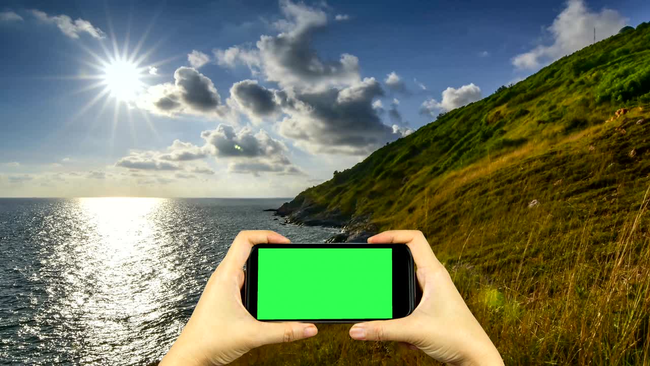 grabar un video de la naturaleza con un teléfono inteligente con pantalla verde