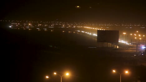 amplia vista cinematográfica de los coches el paso del tiempo aden en yemen