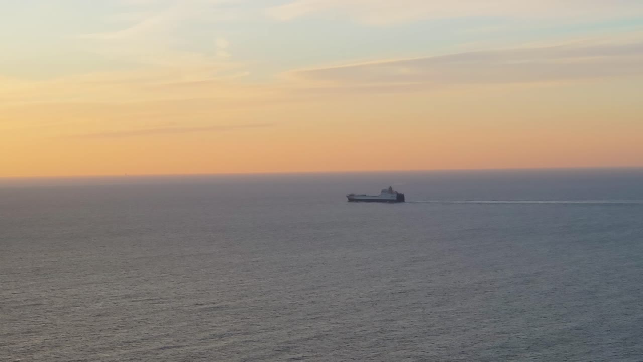 4K Cinematic Drone Footage of Baily Lighthouse at Sunrise – Howth, Co. Dublin, Ireland_04