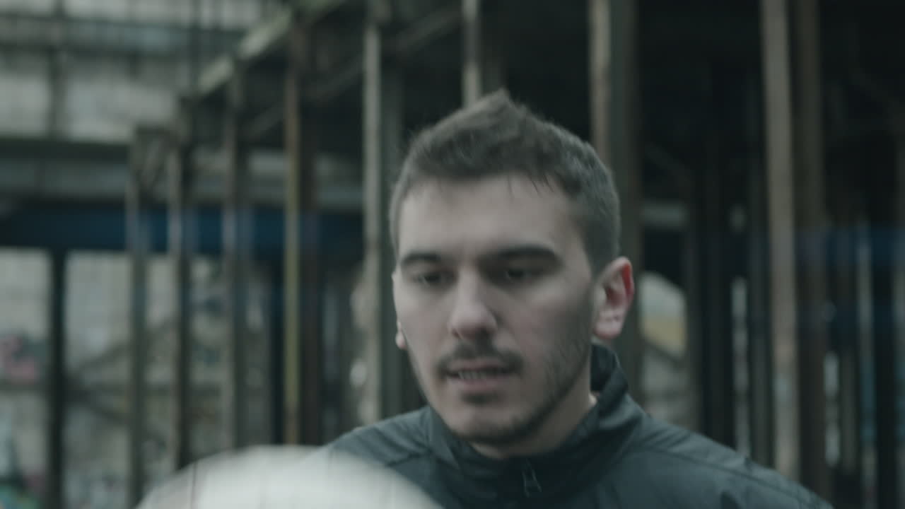 retrato de un joven y guapo deportista