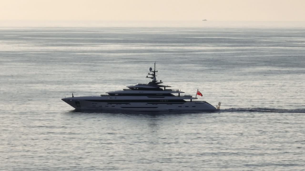 dji mavic 3의 요트 추적 영상