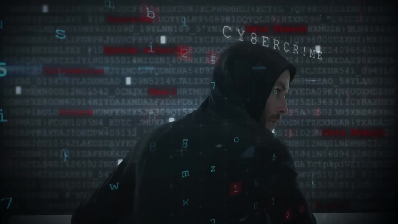 hacker usando una computadora en una habitación oscura con código digital