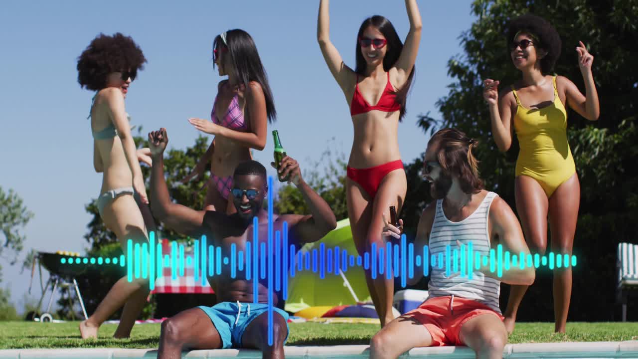 animación del procesamiento de datos sobre diversos amigos bailando en la piscina