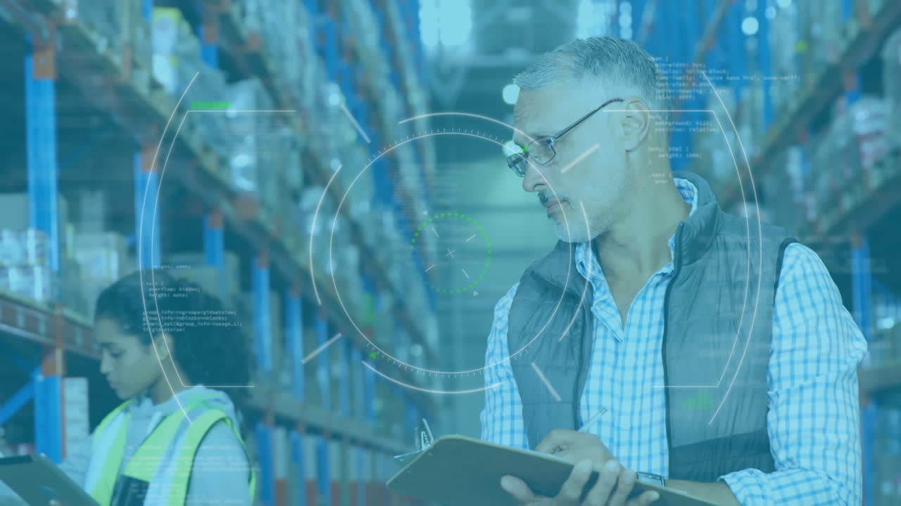 animación del procesamiento de datos sobre diversos trabajadores en el almacén