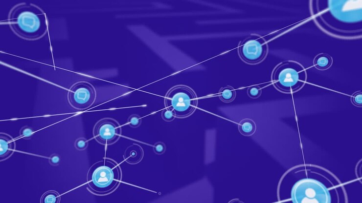 Animación de red de conexiones y procesamiento de datos sobre un laberinto