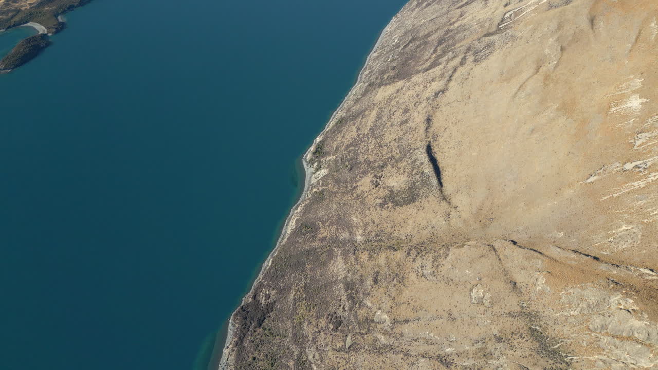 뉴질랜드의 산과 고대 빙하 호수 콜레리지 (coleridge) 남섬 (south island)