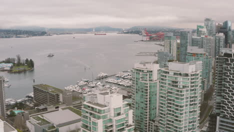 vista aérea de drone da orla marítima do centro de vancouver