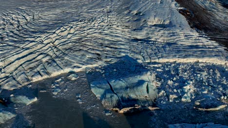 Flying-Over-Lagoon-In-Skaftafellsjokull-Glacier-In-Iceland---Drone-Shot