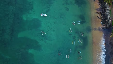 Oruwa-Traditionelle-Kanu-Fischerboote-Am-Strand-Von-Sri-Lanka---Luftaufnahme-Von-Oben-Nach-Unten