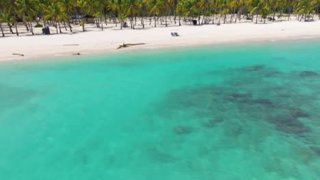 Karibikinsel-Cayo-Sombrero-In-Venezuela---Drohnenaufnahme