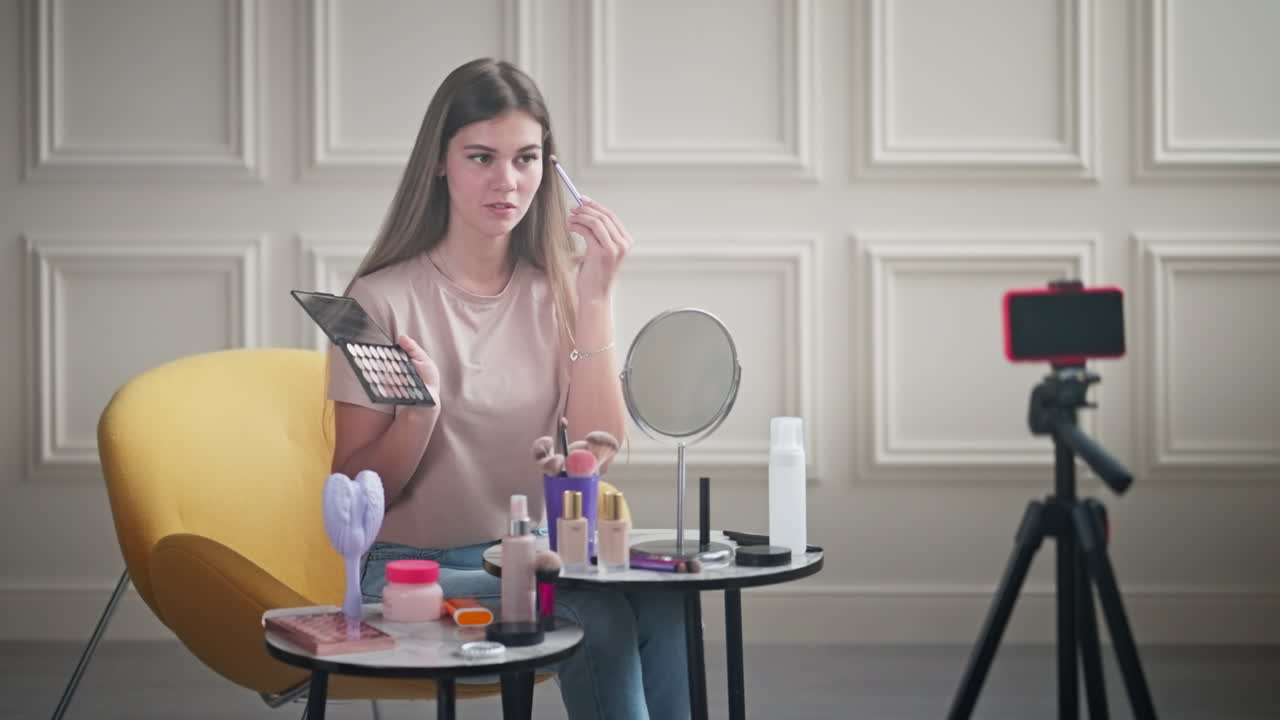 tutorial de maquillaje por una joven